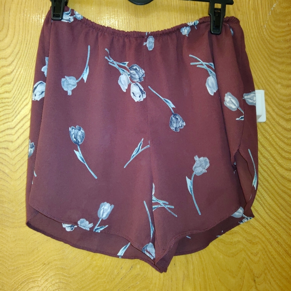 AUDREY 3+1 white floral pattern shorts burgundy S